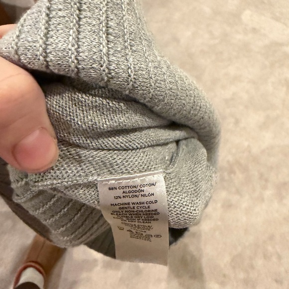Ann Taylor Gray Women's Sweater - Picture 5 of 6